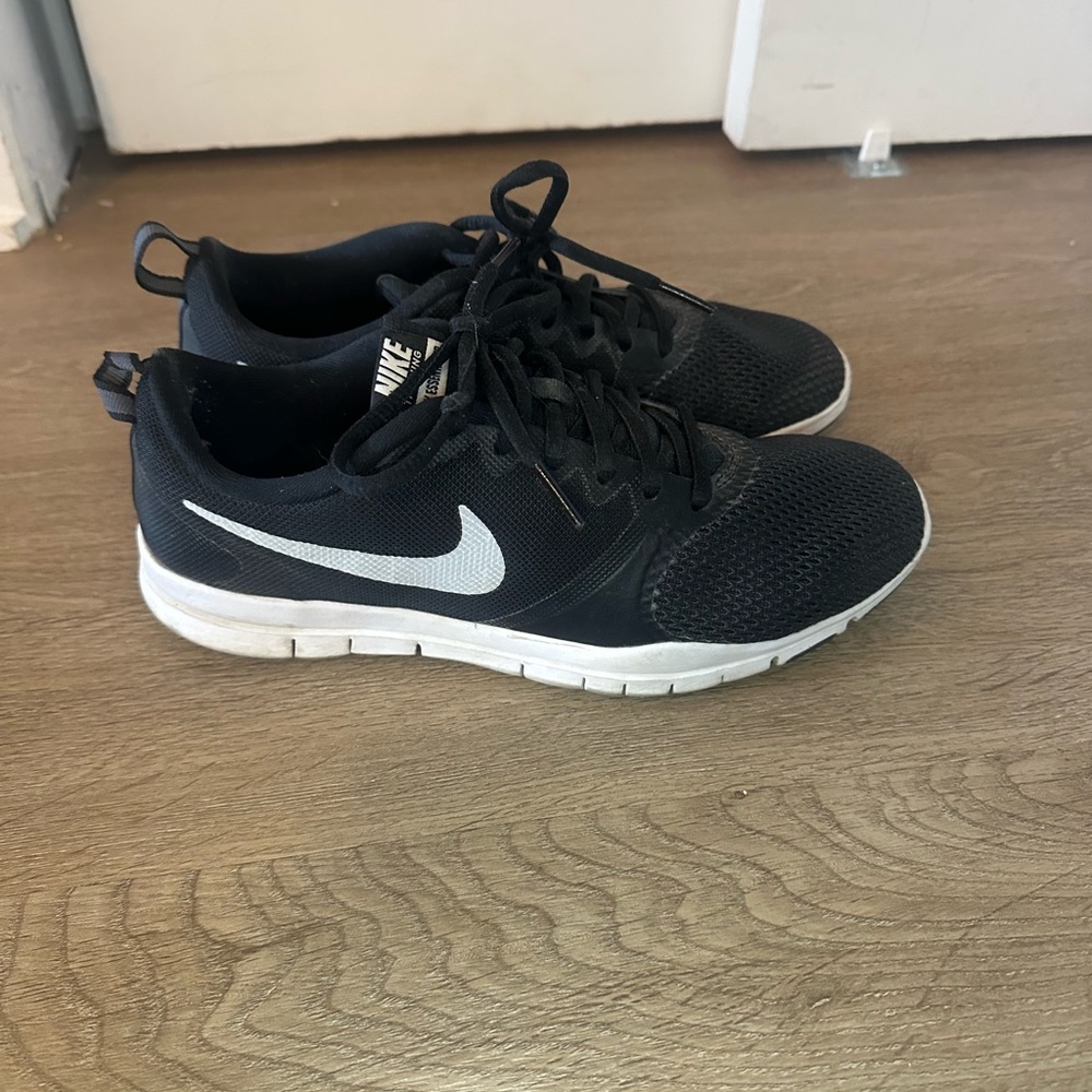 Nike Free Essential TR Black Mesh Sneakers